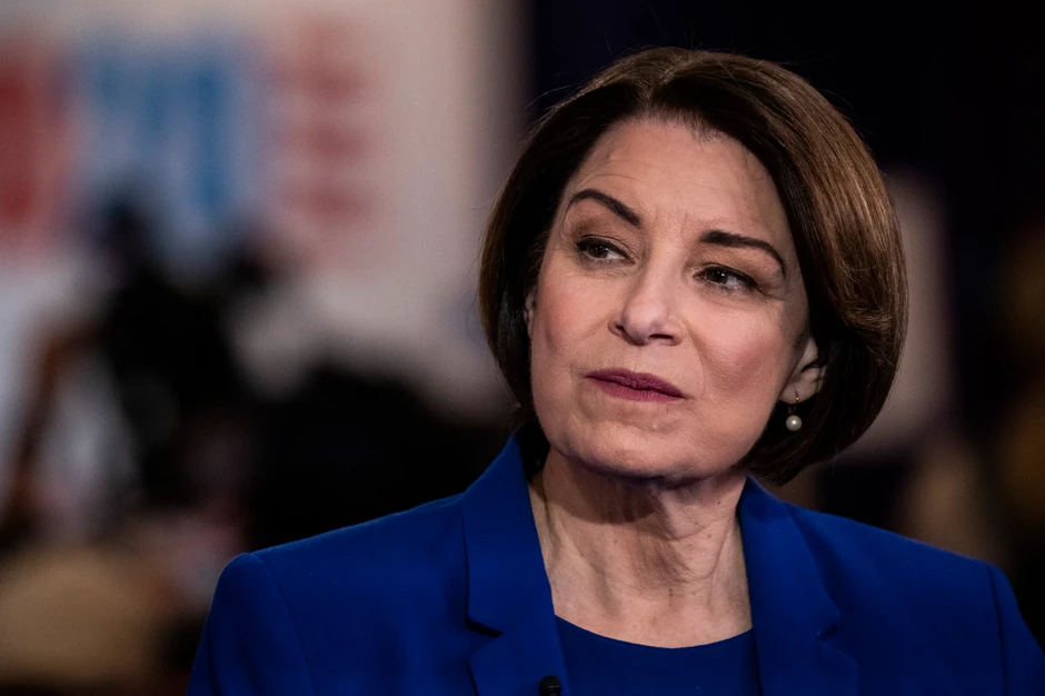 i bivša državna tužiteljka Ejmi Klobučar na meti kritika 