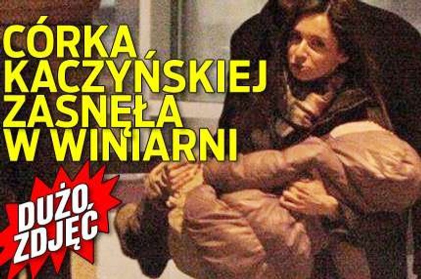 Córka Kaczyńskiej usnęła w winiarni. DUŻO ZDJĘĆ