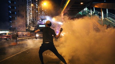 Demonstranci wrócili na ulice Hongkongu po względnie spokojnej sobocie