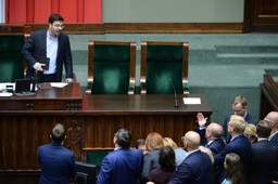 Emocje po debacie ws. ustawy aborcyjnej. "Panowie Tyszka i Kukiz nie mają szacunku do kobiet"