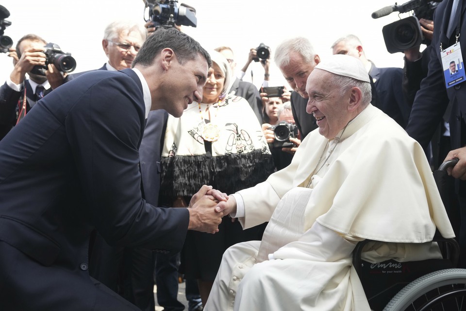 Ceremonia powitania papieża Franciszka w Kanadzie. Na zdjęciu premier Justin Trudeau 