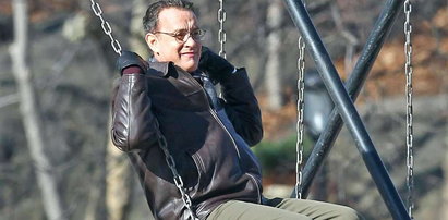 Hanks skakał z huśtawki