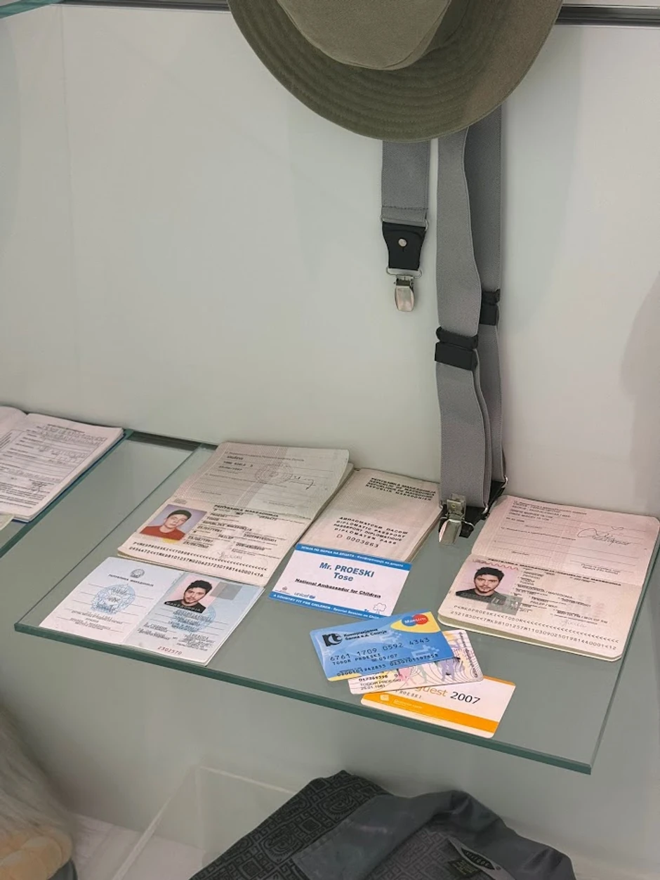 Tea Tairović u kući Tošeta Proeskog