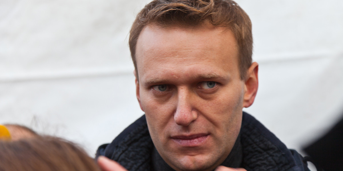 Śledztwo wykazało, że żona Nawalnego, Julia, kilka tygodni wcześniej również zatruła się substancją użytą 2 lata wcześniej podczas próby zabójstwa byłego rosyjskiego agenta Siergieja Skripala.