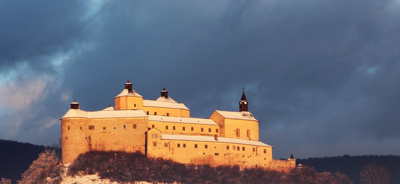 Piękny zamek podpaliły dzieci. Przez papierosy