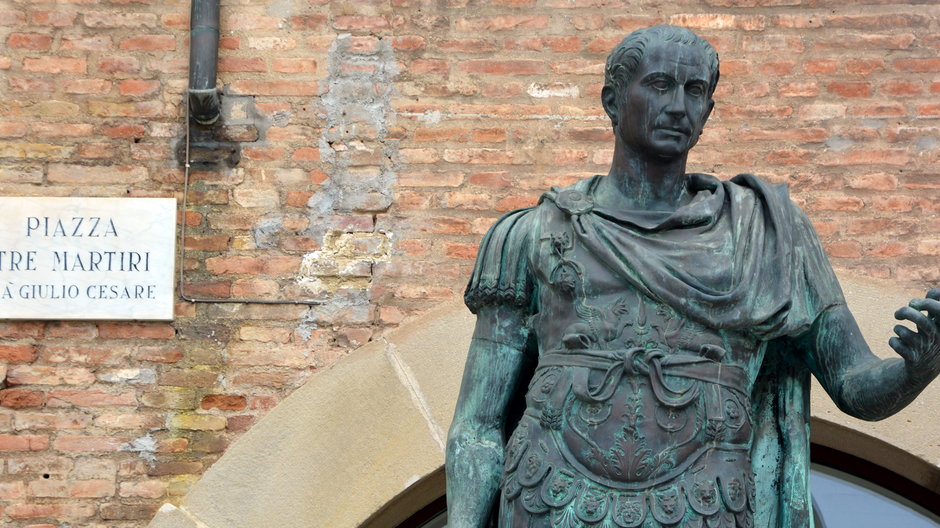 Pomnik Juliusza Cezara w Rimini