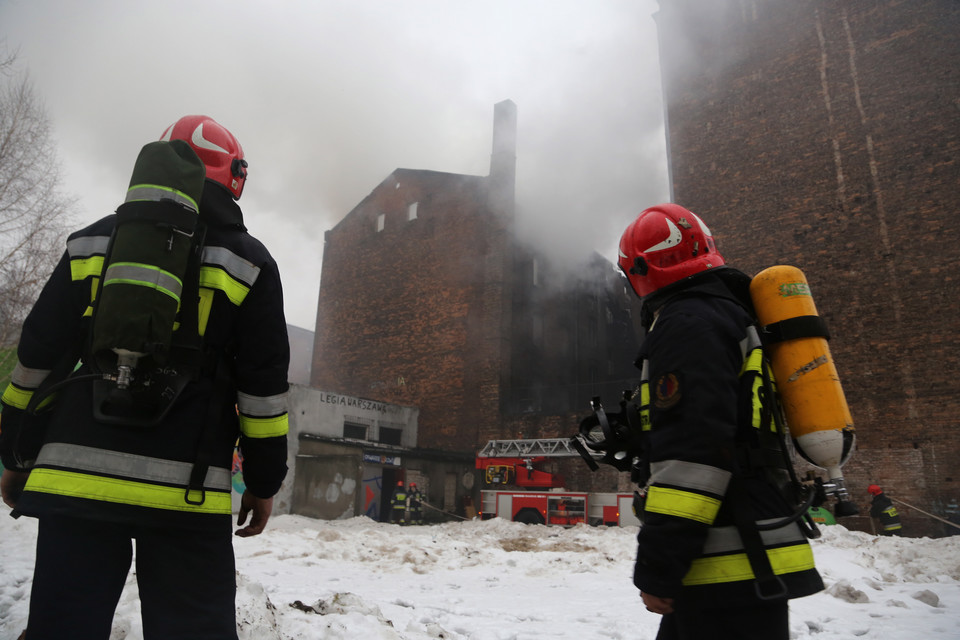 Pożar kamienicy w Warszawie