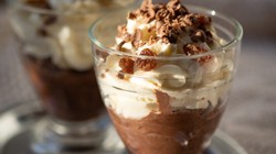 Tym pysznym deserem zajadano się w PRL, występował w kultowych filmach. Zrób na ostatki, mamy przepis