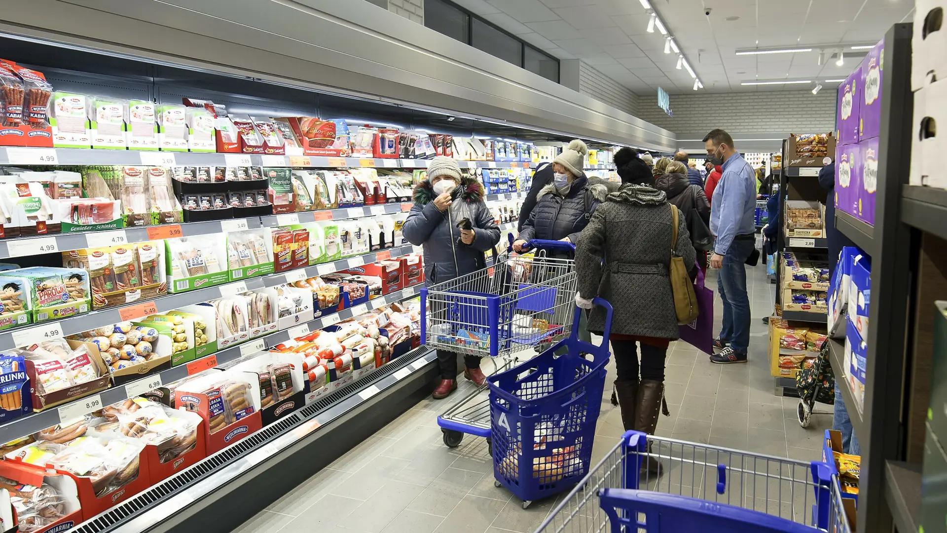 Polacy coraz chętniej kupują wegańskie produkty. Najmłodsza grupa konsumentów rozbija bank