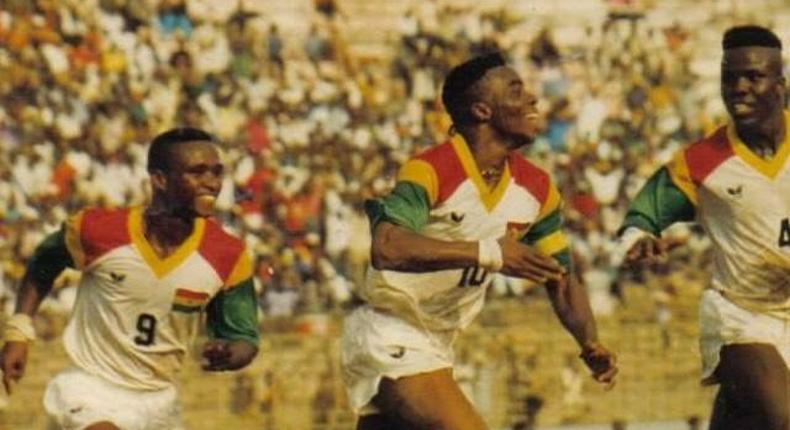 Essuman Dadzie (9 shirt) with Barnes (10) and Sammy Kuffuor (4) at Japan 93 