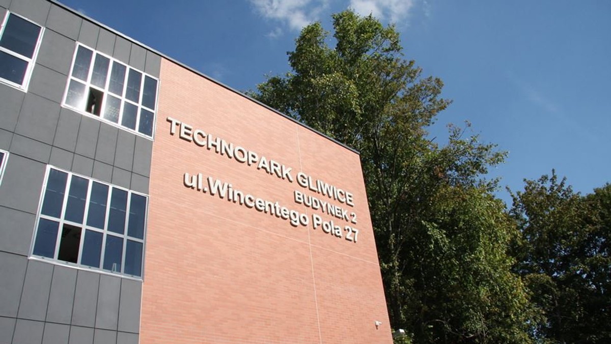 W środę otwarto nowy biurowiec Parku Naukowo-Technologicznego "Technopark Gliwice". W trzykondygnacyjnym budynku działa już 11 firm, głównie z branży informatycznej, które ściśle współpracują z Politechniką Śląską.