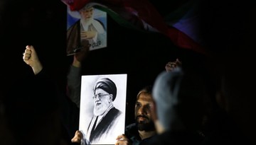 Atak USA i Izraela: Wszystko, co wiemy o ataku na Iran i losie ajatollaha