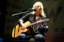 Reedycja debiutanckiego albumu Edyty Bartosiewicz z okazji jego 30-lecia