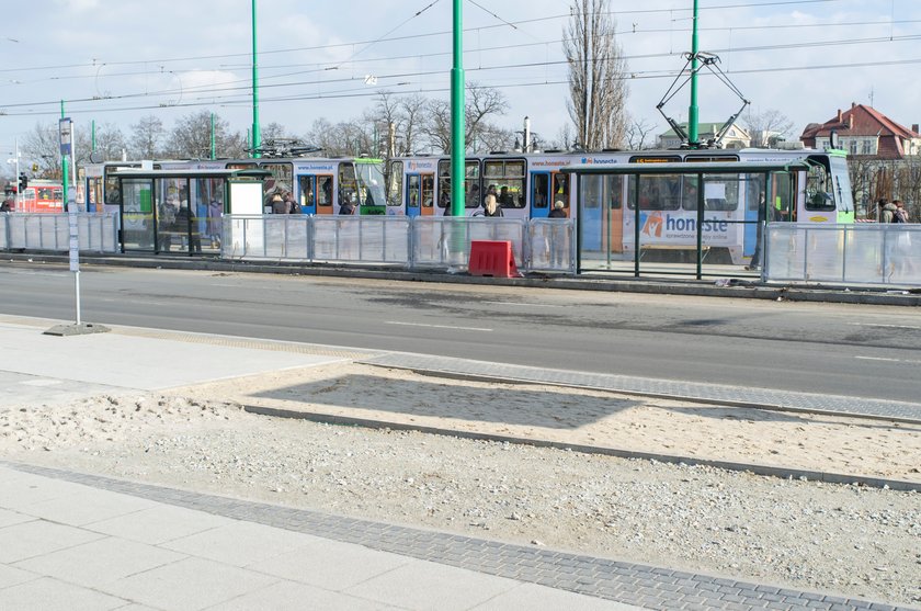 Nowy przystanek tramwajowo-autobusowy w Poznaniu