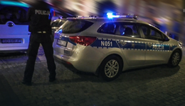 Napastnik przyłożył nastolatce pistolet do brzucha