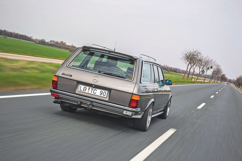 Mercedes 280 TE AMG - zaproszenie do sportu