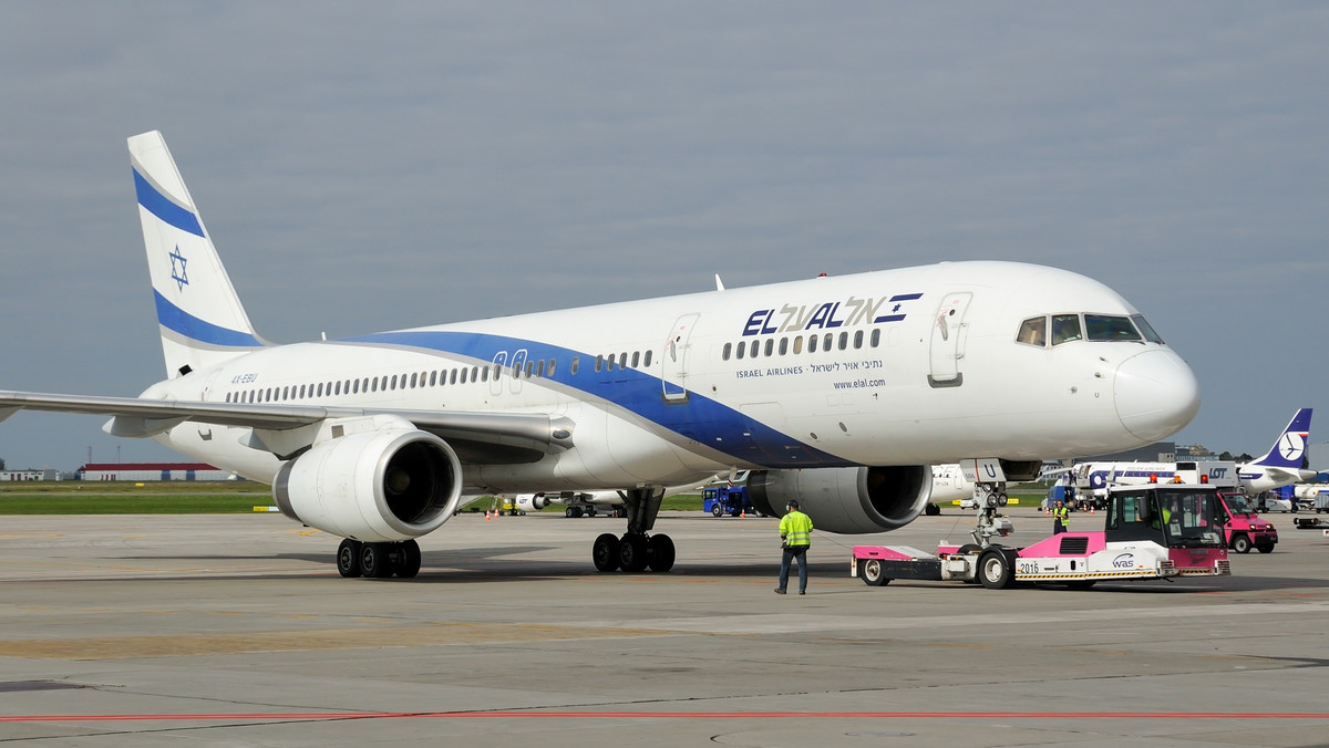 Izraelski samolot lecący z Warszawy lądował awaryjnie w Turcji. Skończyło się skandalem