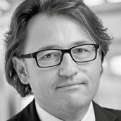 Dr Marcin Olechowski