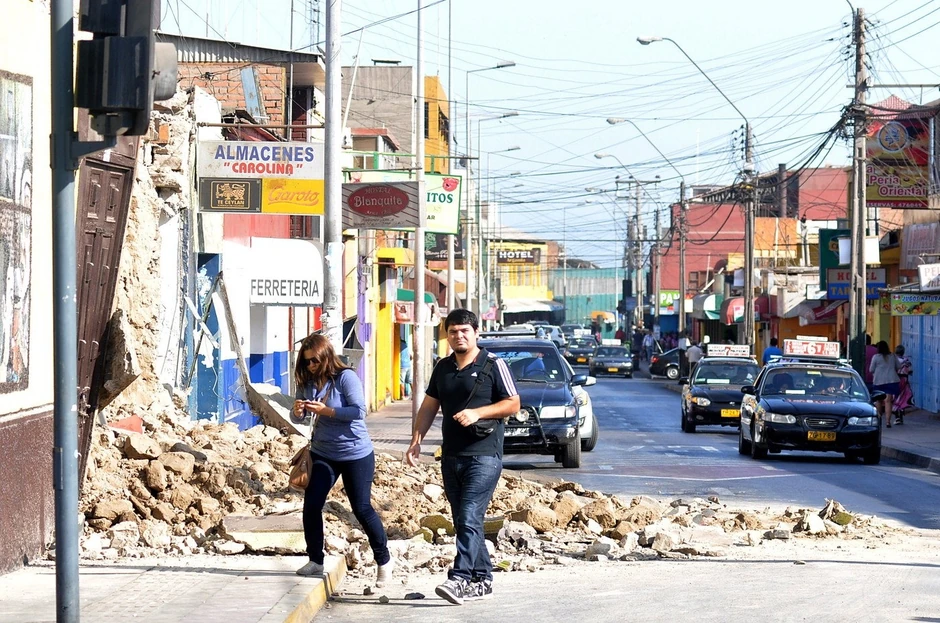 Stotine ljudi evakuisano zbog bojazni od naknadnih potresa