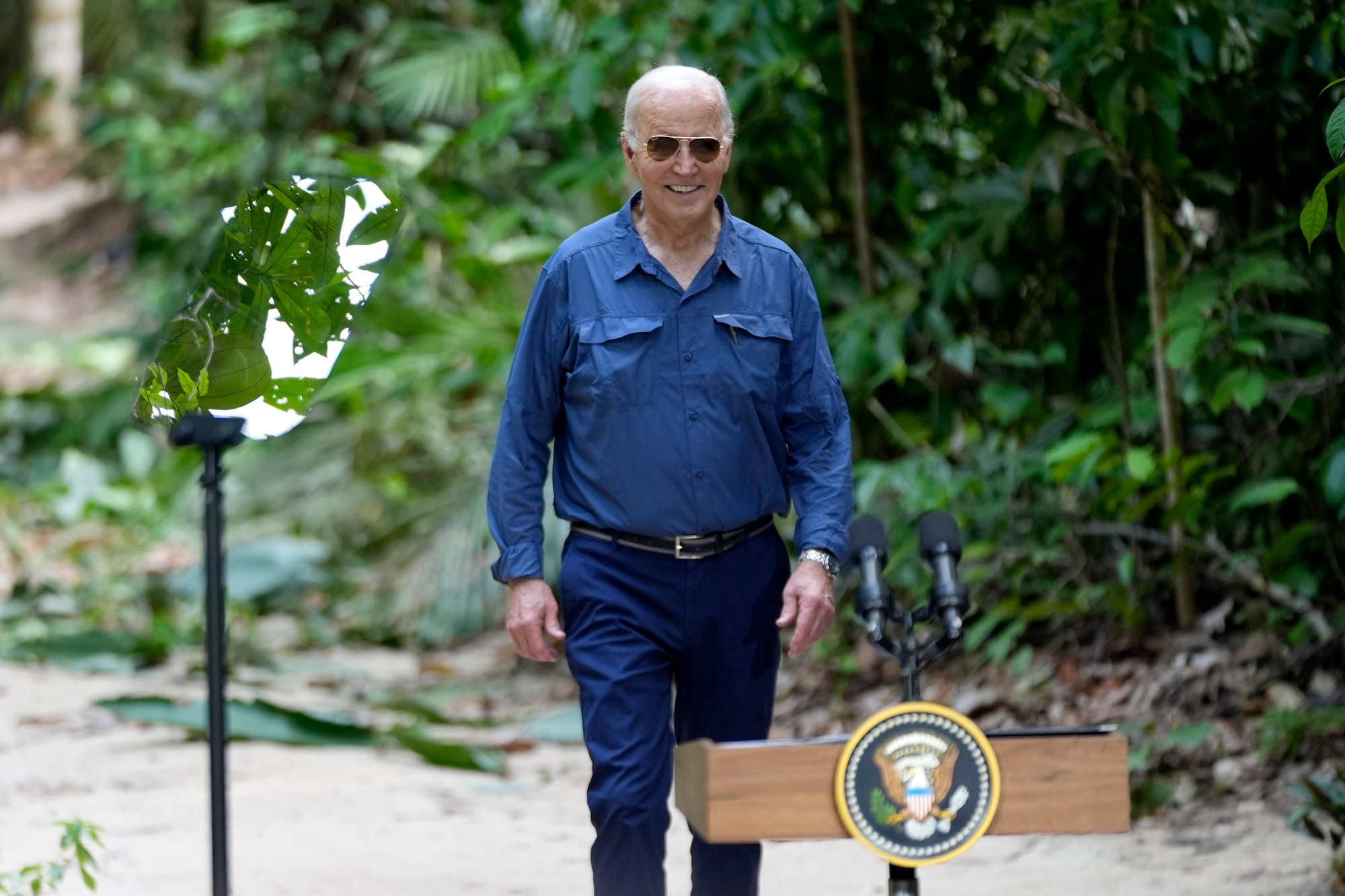 Joe Biden je prvým úradujúcim prezidentom USA, ktorý navštívil amazonský prales.