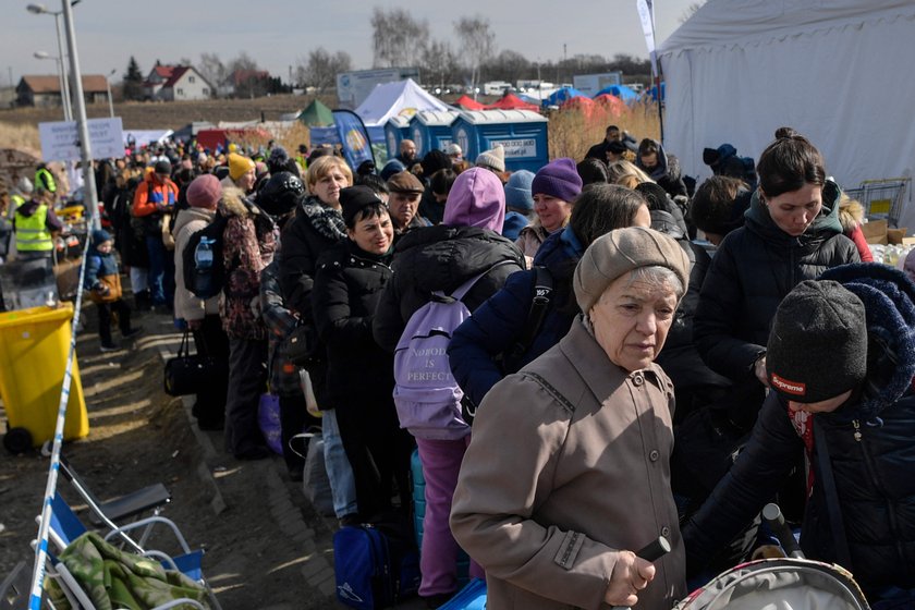 2400 zł za pomoc uchodźcom. 