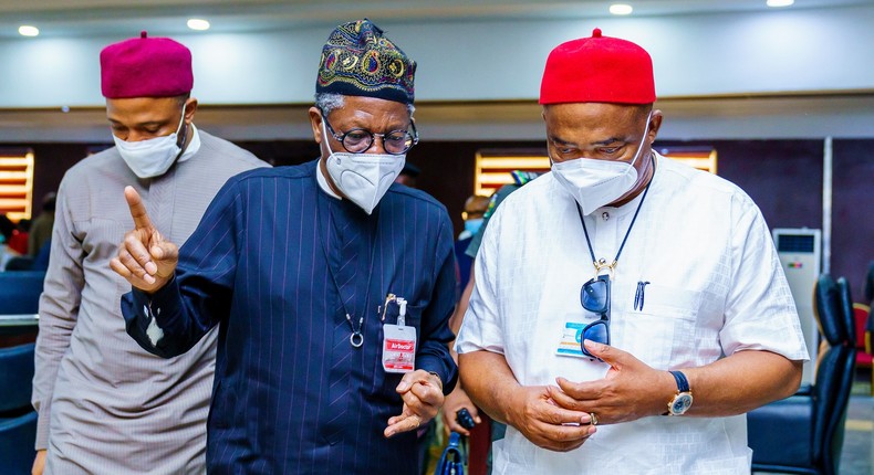 Minister of Information and Culture, Alhaji Lai Mohammed(M); Governor Hope Uzodinma(R) and the Minister of State for Education, Chukwuemeka Nwajiuba. [Twitter/@Hope_Uzodimma1]