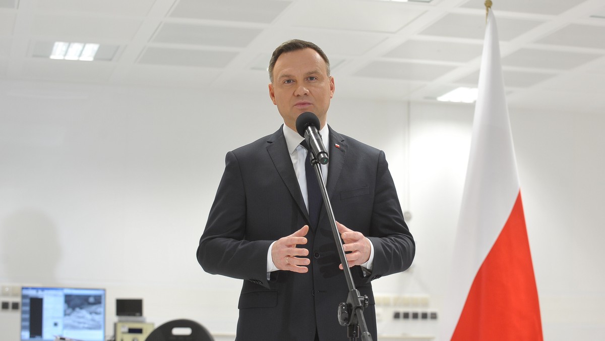 Prezydent Andrzej Duda wręczył listy uwierzytelniające dziesięciu ambasadorom obejmującym polskie placówki dyplomatyczne. Uroczystość odbyła się w Belwederze.