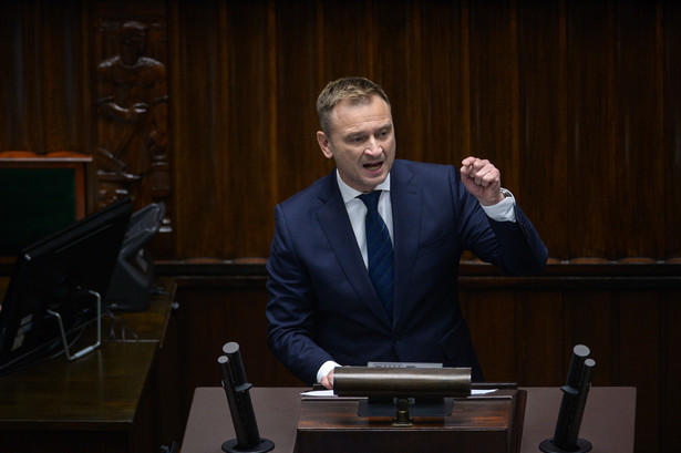 Poseł KO Sławomir Nitras przemawia na sali obrad Sejmu w Warszawie