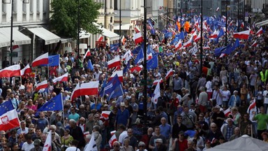 Ile osób wzięło udział w marszu KOD i opozycji? Ratusz i policja tłumaczą swoje obliczenia