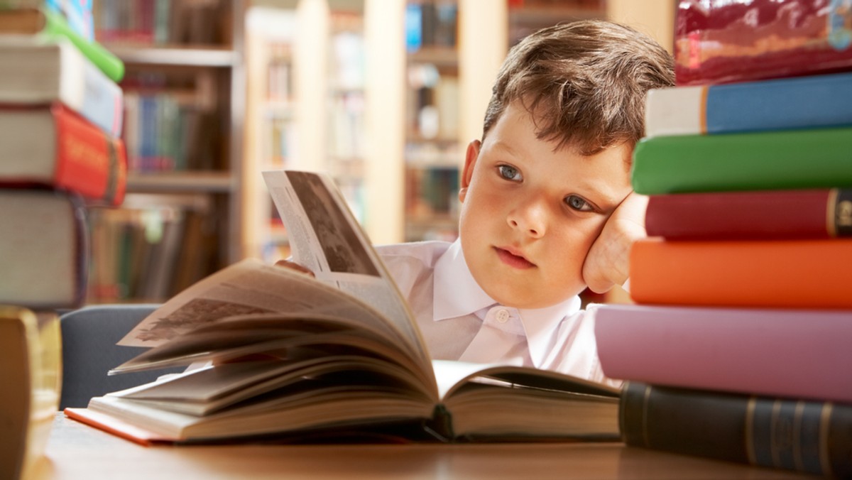 Szkoły, które chcą otrzymać w przyszłym roku dofinansowanie na zakup książek do swoich bibliotek w ramach wieloletniego Narodowego Programu Rozwoju Czytelnictwa, muszą złożyć wnioski do 20 listopada – poinformowała minister edukacji Joanna Kluzik-Rostkowska.