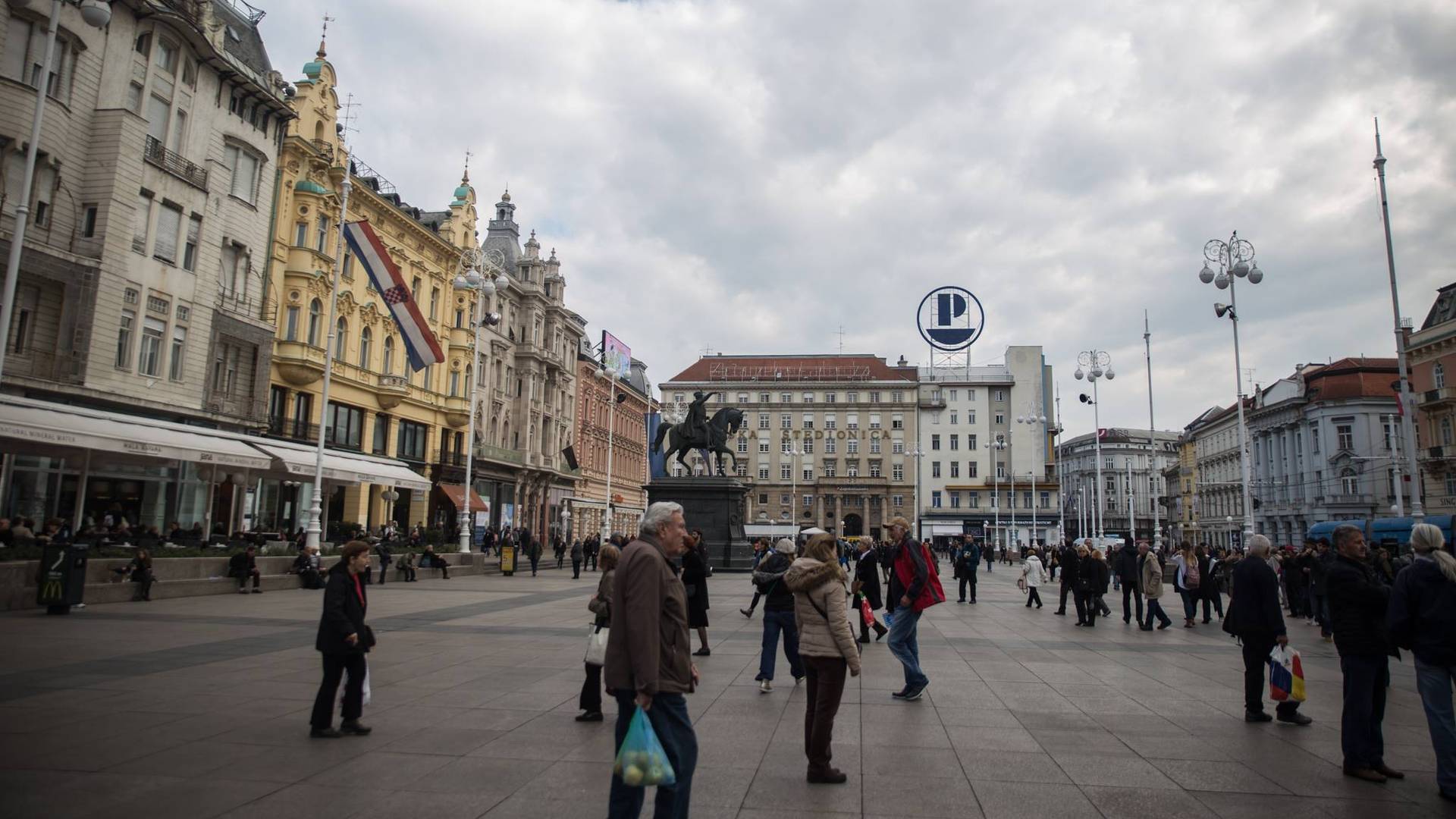 Dva muškarca u Zagrebu kažnjeni zbog oralnog seksa usred parka: Bio sam pijan, ni ne poznajem ga