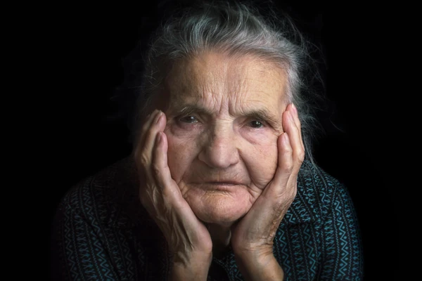 ČETIRI OSOBINE MAJKE koju će dete sigurno NAPUSTITI U STAROSTI: Gorka istina koju mnogi ne žele da čuju