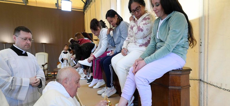 Papież Franciszek w więzieniu. Zrobił to po raz pierwszy