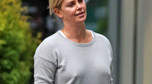 Charlize Theron bez stanika