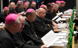 Niemiecki dziennik: Kościół w Polsce gromadzi dane o pedofilii, ale trzyma je pod kluczem. To szyderstwo z ofiar