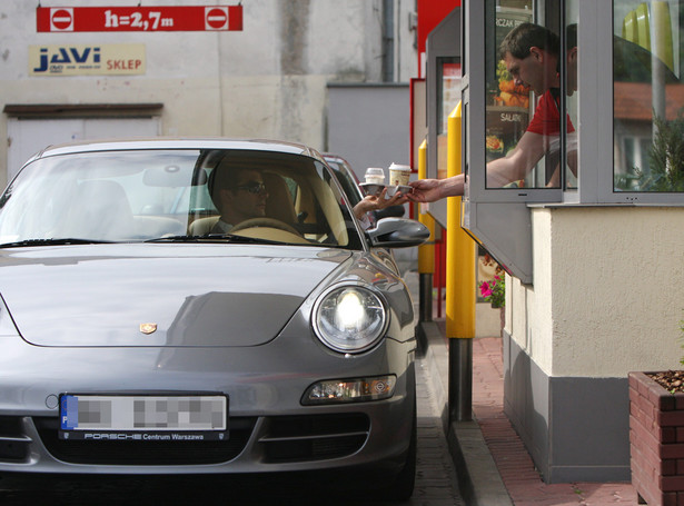 Kammel jeździ porsche po hamburgery