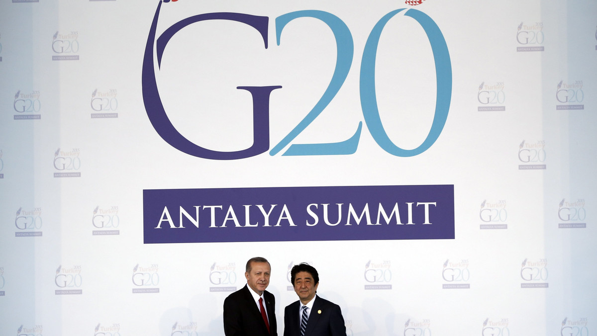 Przywódcy państw G20 uczestniczący w rozpoczętym dziś szczycie uważają, że migracja to problem globalny i jako taki musi być rozwiązany w sposób skoordynowany - wynika z projektu porozumienia, które ma zostać podpisane w dniu jutrzejszym - pisze Reuters.