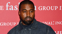 Kanye West tisztítókúrát tart: tilos számára a közösülés és a pornónézés is