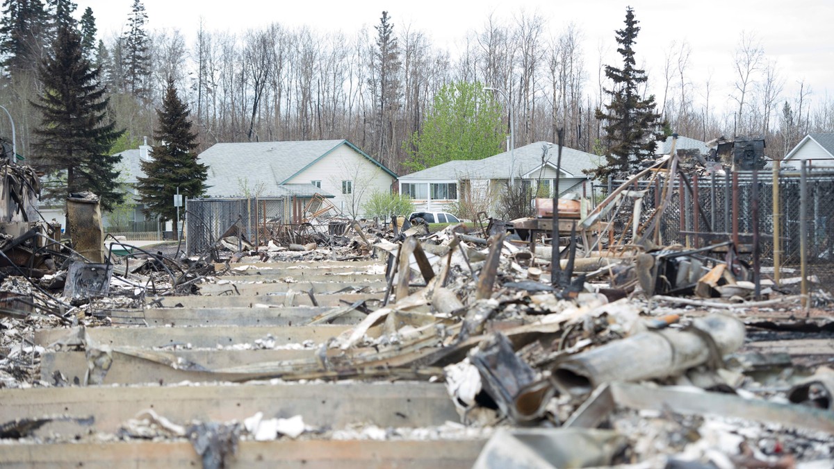 CANADA-FIRES-FOREST-OIL-EVACUATION