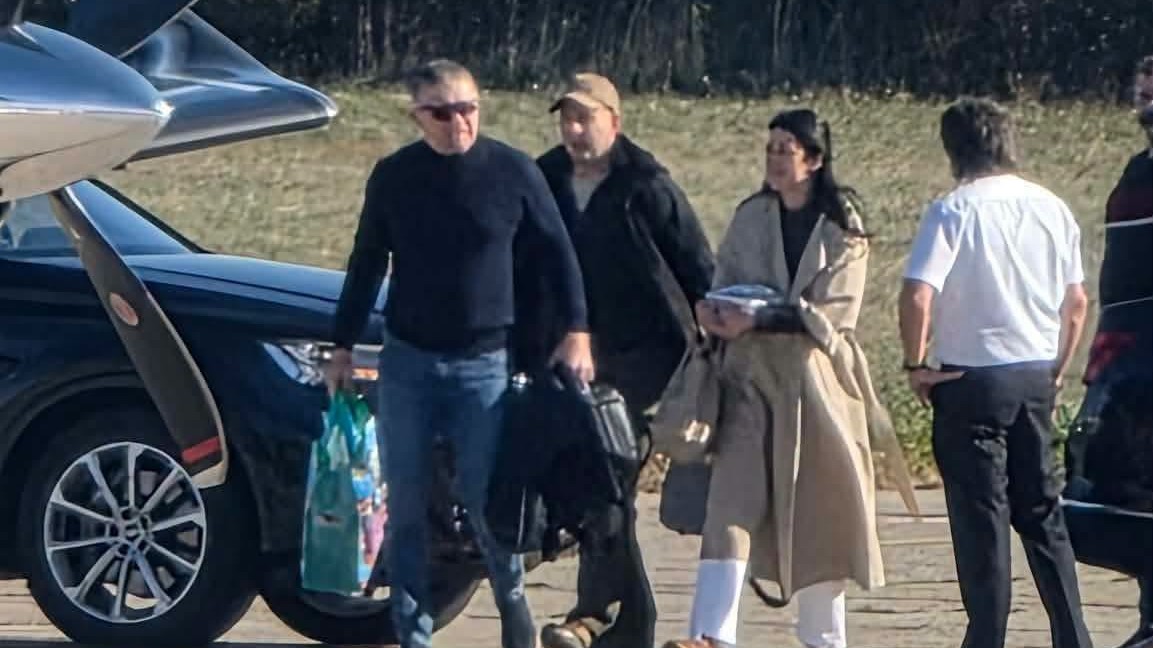 Alojz Hlina zverejnil zábery Fica: Tvrdí, že premiér so Szalayovou odletel luxusným jetom do Chorvátska