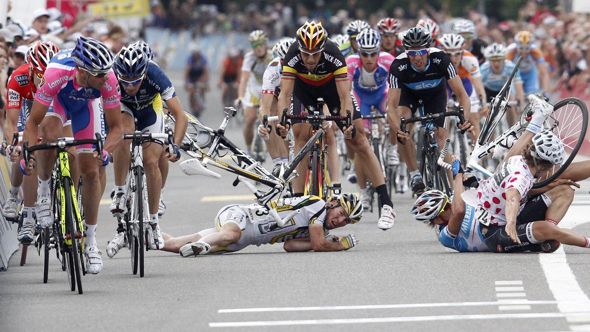 Rosyjski kolarz Władimir Karpiec z grupy Katiusza wycofał się we wtorek z wyścigu Tour de France. Powodem jest kontuzja ręki, jakiej doznał w wyniku kraksy.
