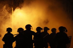 Francja za wczesnymi emeryturami. Trwa fala protestów