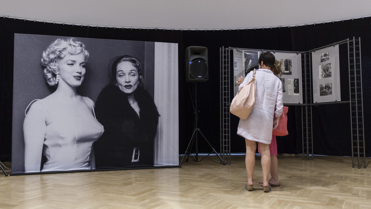 140 fotografii autorstwa Miltona H. Greene'a przedstawiających Marilyn Monroe oraz Merlenę Dietrich można zobaczyć od piątku na wystawie we wrocławskiej Hali Stulecia. To część kolekcji 3 tys. zdjęć, które w zeszłym roku na aukcji kupiło miasto Wrocław.