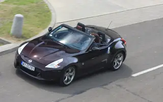 Nissan 370Z Roadster: ogniste cabrio dla prawdziwego twardziela