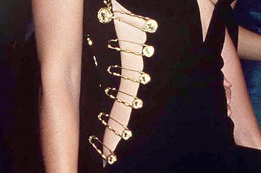 Elizabeth Hurley w safety pin dress