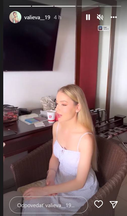 Erik Ňarjaš si vzal za ženu krásnu letušku Alinu. 