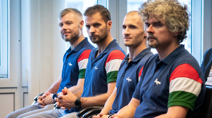 Mind a négy magyar űrhajósjelölt résztvesz a kiképzés 3. fázisában/ Fotó: MTI/KKM