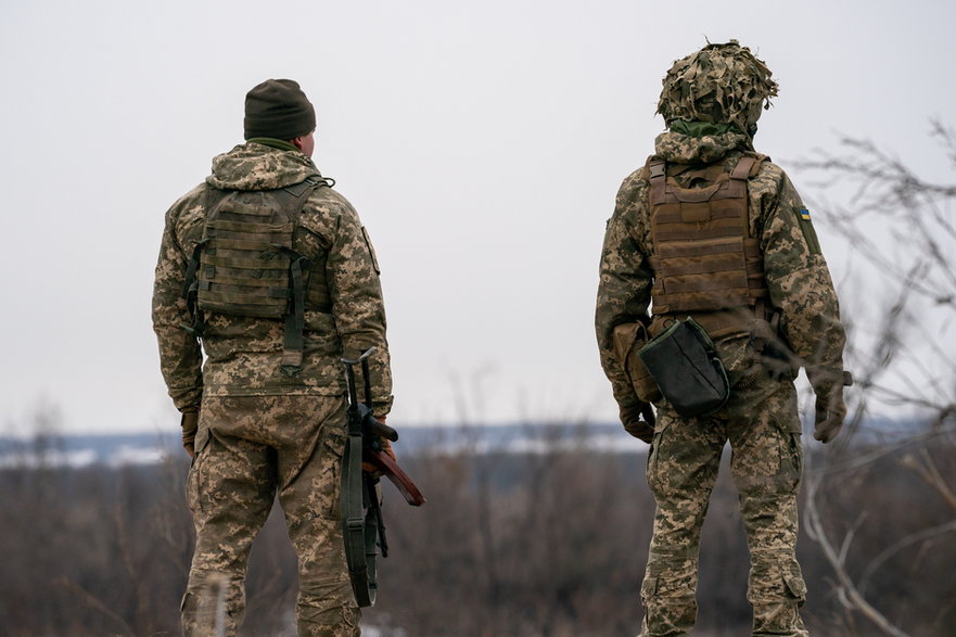 Ukraińscy żołnierze na linii frontu pod Łużańskiem na Donbasie 