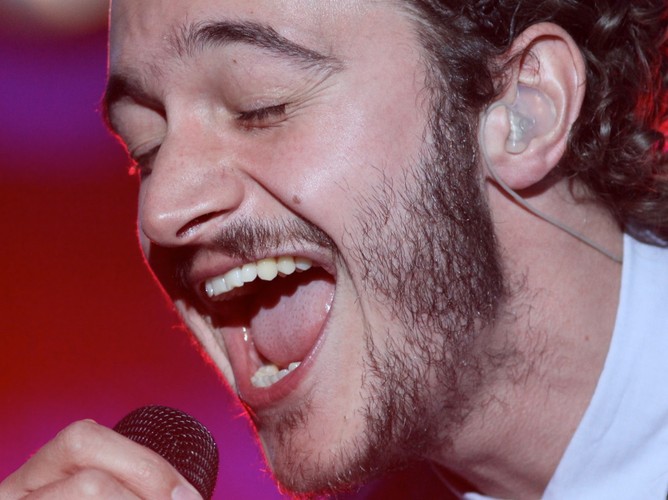 Tom Smith z brytyjskiej grupy Editors