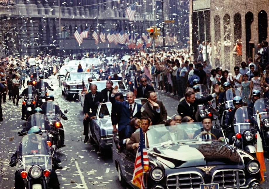 Nowy Jork wita załogę Apollo 11 podczas parady na Broadway i Park Avenue. 